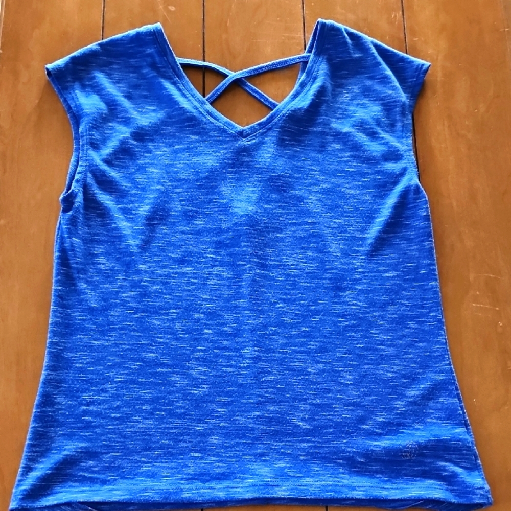 Tee shirt